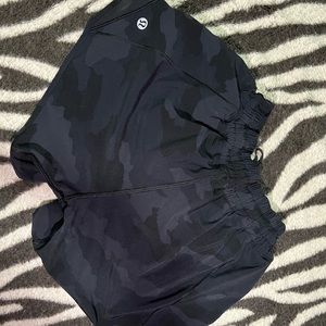 Lululemon Hotty Hot low rise